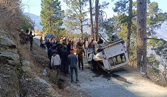 'Woman killed, 12 others injured as Sumo vehicle turns turtle in Ramban'